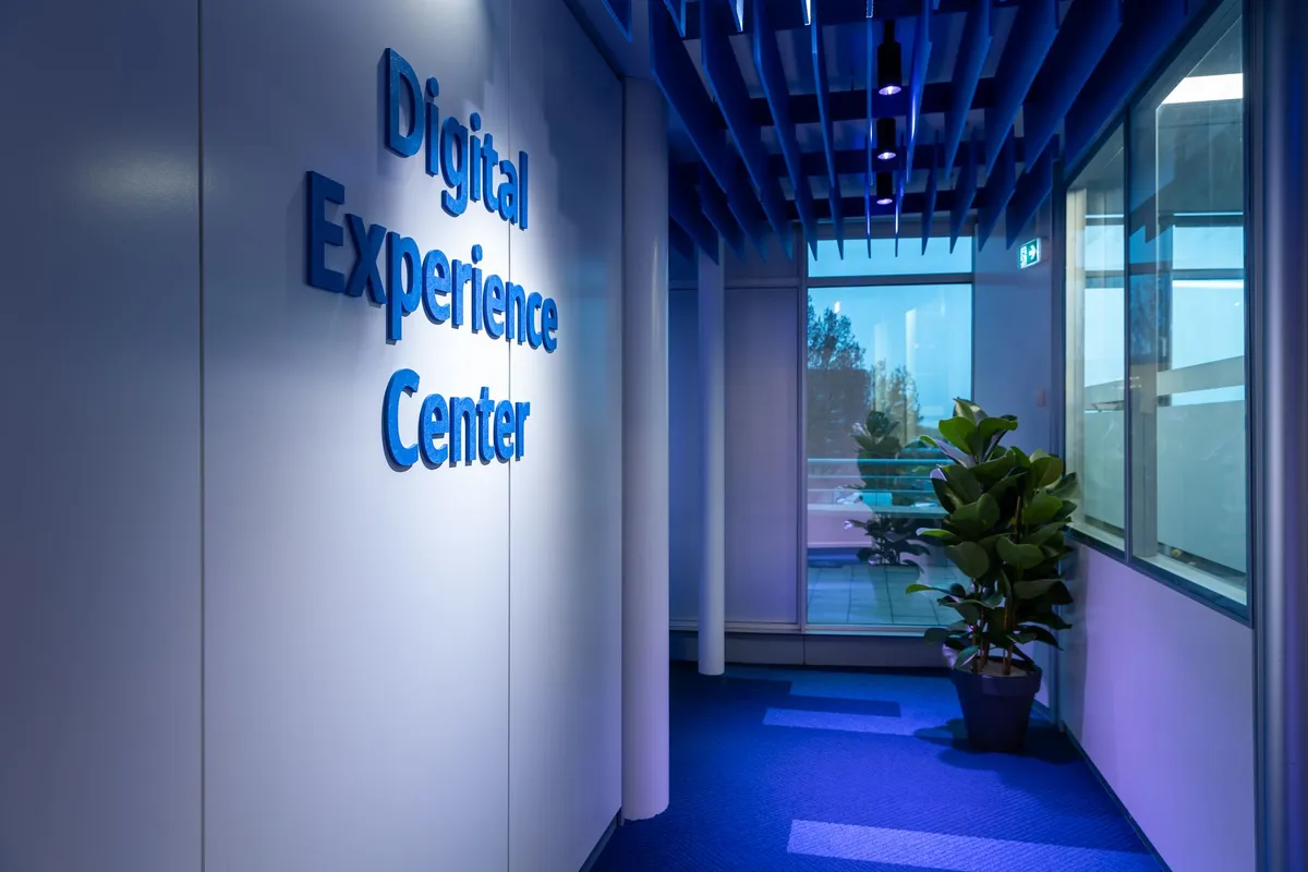 Digital Experience Center